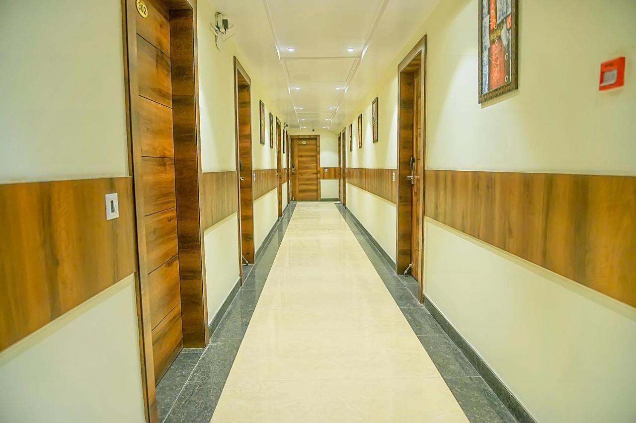 Hotel Hira Inn-10Mins From Railway Station & Bus Station Prayagraj Extérieur photo