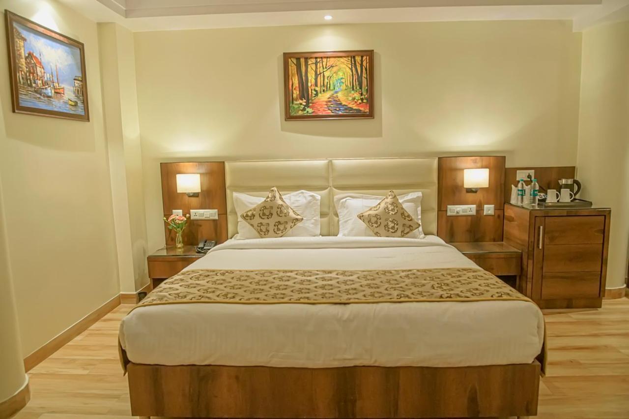 Hotel Hira Inn-10Mins From Railway Station & Bus Station Prayagraj Extérieur photo