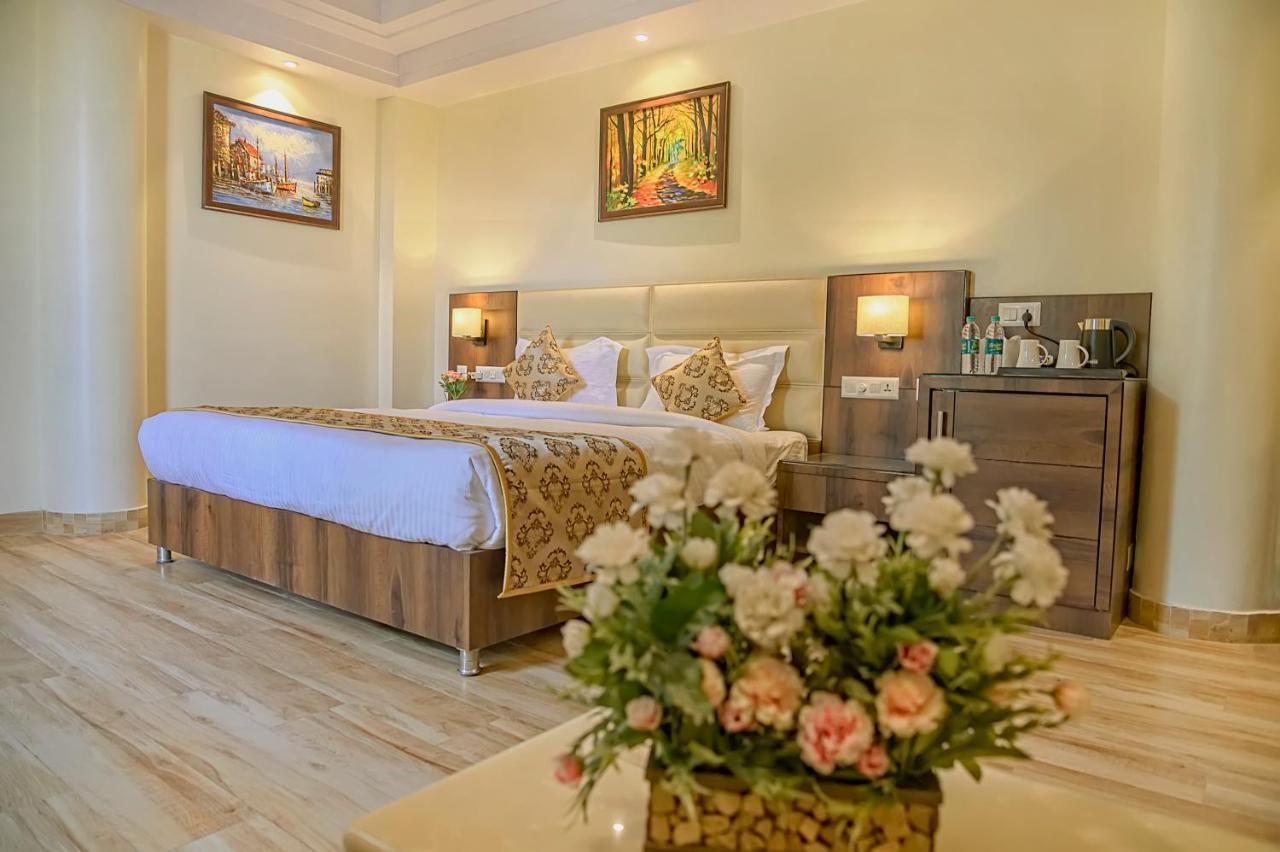 Hotel Hira Inn-10Mins From Railway Station & Bus Station Prayagraj Extérieur photo