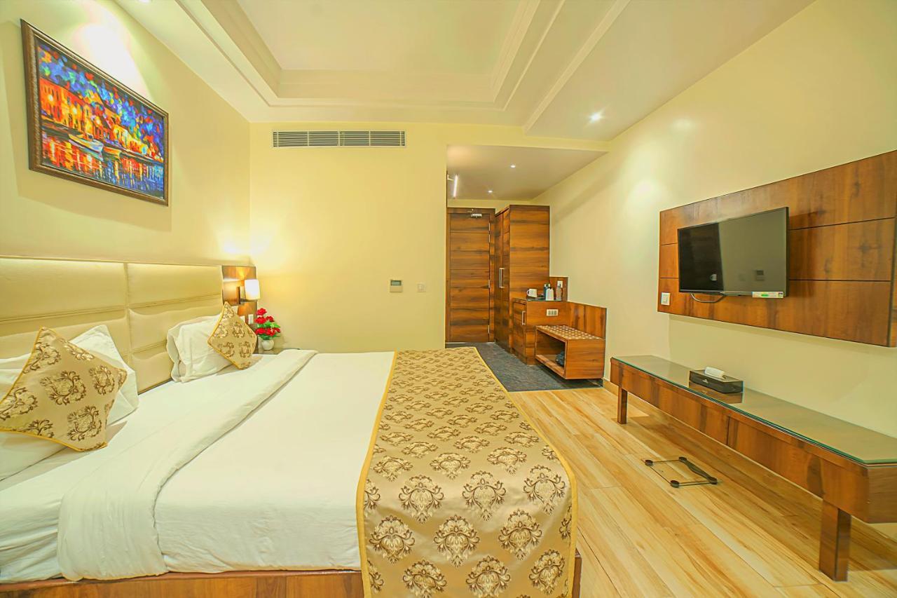 Hotel Hira Inn-10Mins From Railway Station & Bus Station Prayagraj Extérieur photo